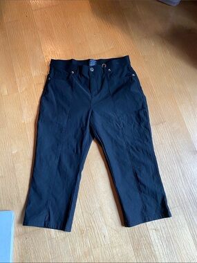 Simon Chang Black Cropped Ankle Jeans